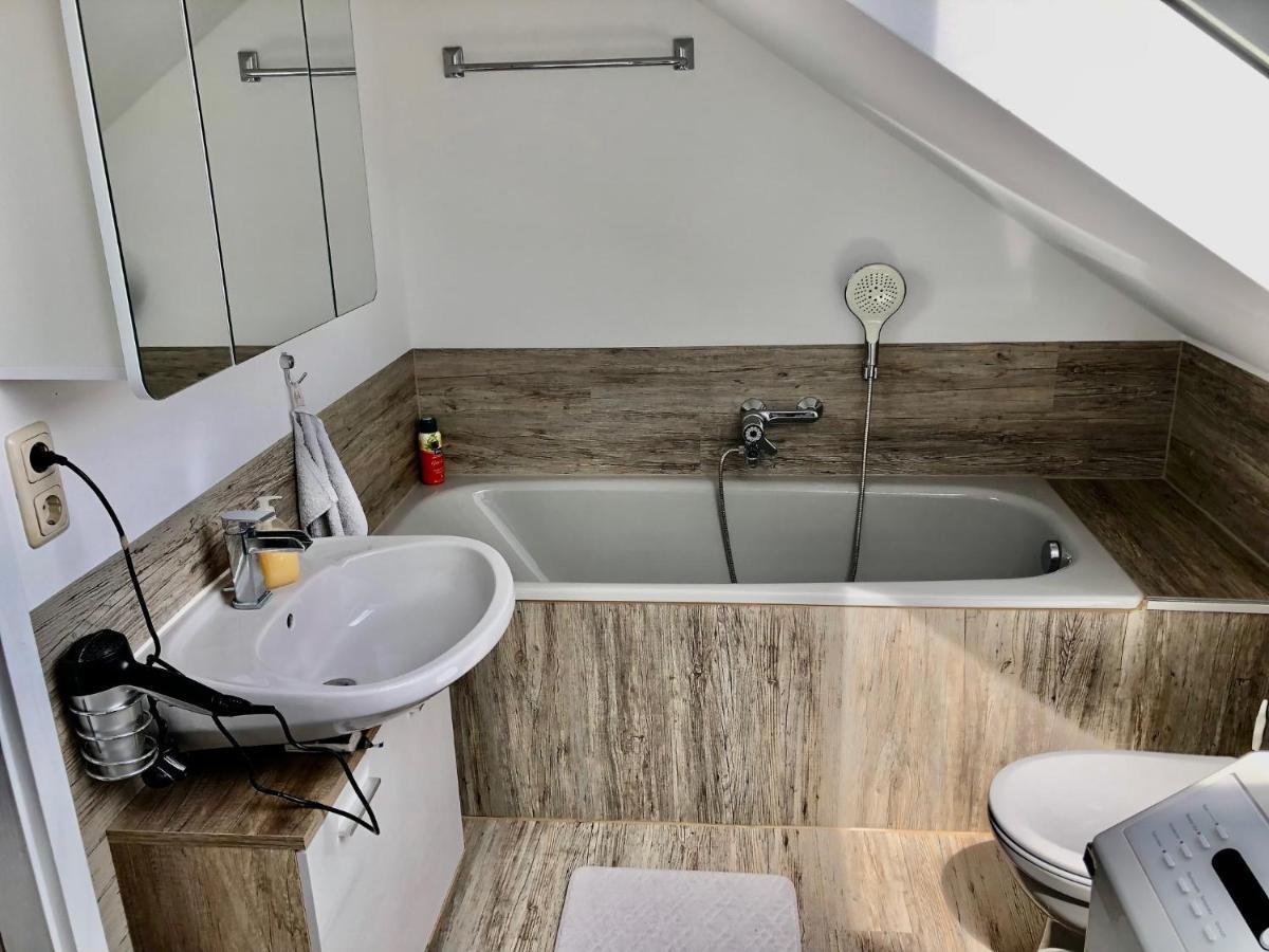 Gaestezimmer Beate Und Ferienwohnung Rheda Wiedenbrueck エクステリア 写真