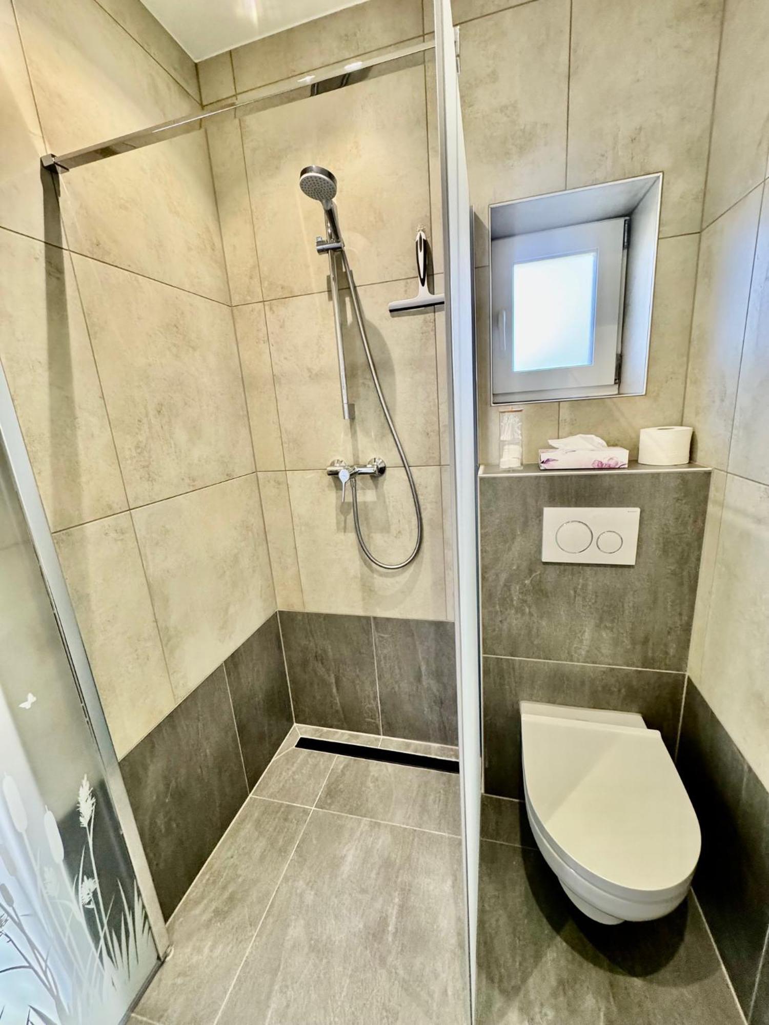 Gaestezimmer Beate Und Ferienwohnung Rheda Wiedenbrueck エクステリア 写真